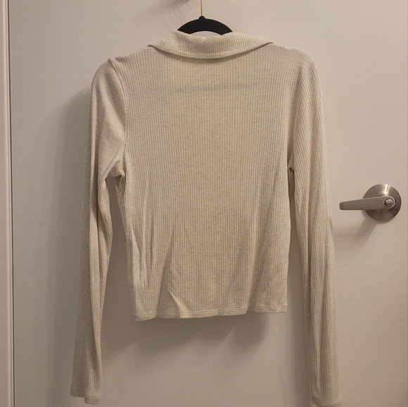 WILFRED cream-coloured cropped longsleeve; size M. - Picture 2 of 4
